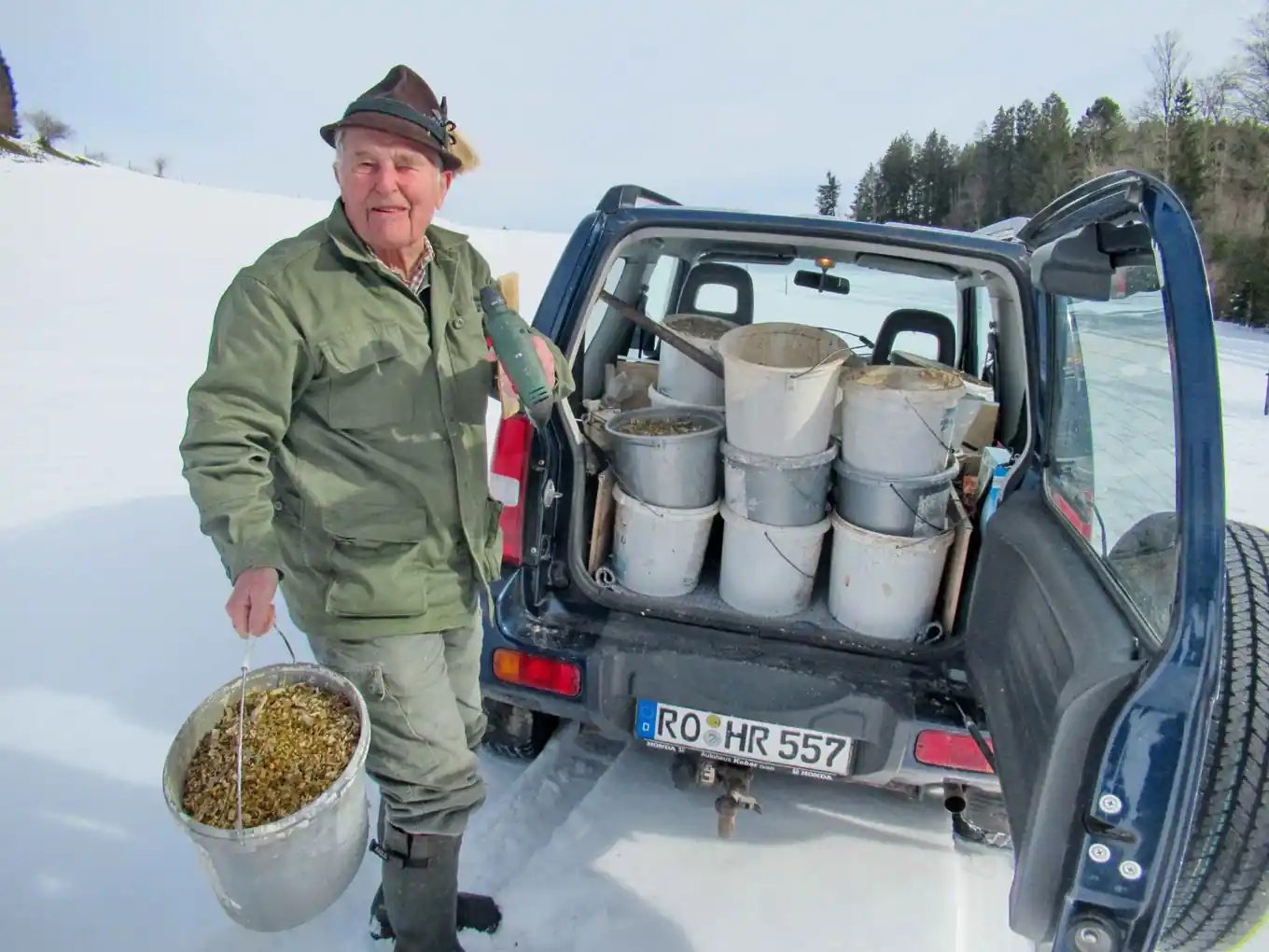 Unterwegs zur Wildfütterung