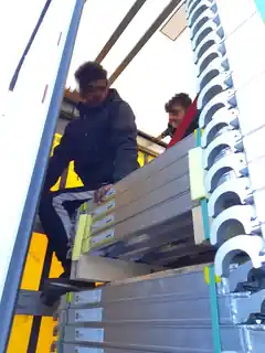 Tagelang in Anhänger gesperrt