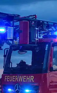 Neben Schreinerei: Garage in Flammen