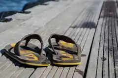 Mit Flip-Flops ans Steuer?