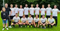 Mit neuen Aufwärm-Shirts in die neue Saison