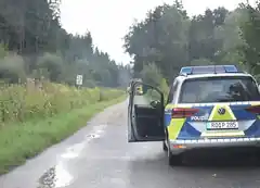 Mit dem Auto in Richtung Gleise