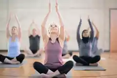 Kurs mit indischer Yoga-Lehrerin