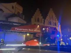 Feuerwehr Rott hilft am Marienplatz
