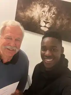 Löwen holen Lacazette