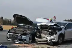 Drei Verletzte bei gestrigem Unfall auf der B15