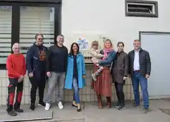Wasserburg blüht bunt