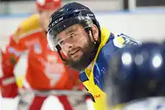 Michal Popelka bleibt Löwen treu