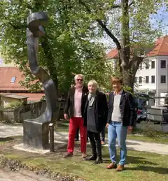 „Fragestellung“ zieht nach Haag