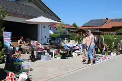 Flohmarkt zog die Massen an
