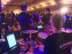 Festzelt-Stimmung am Bahnhofsgelände
