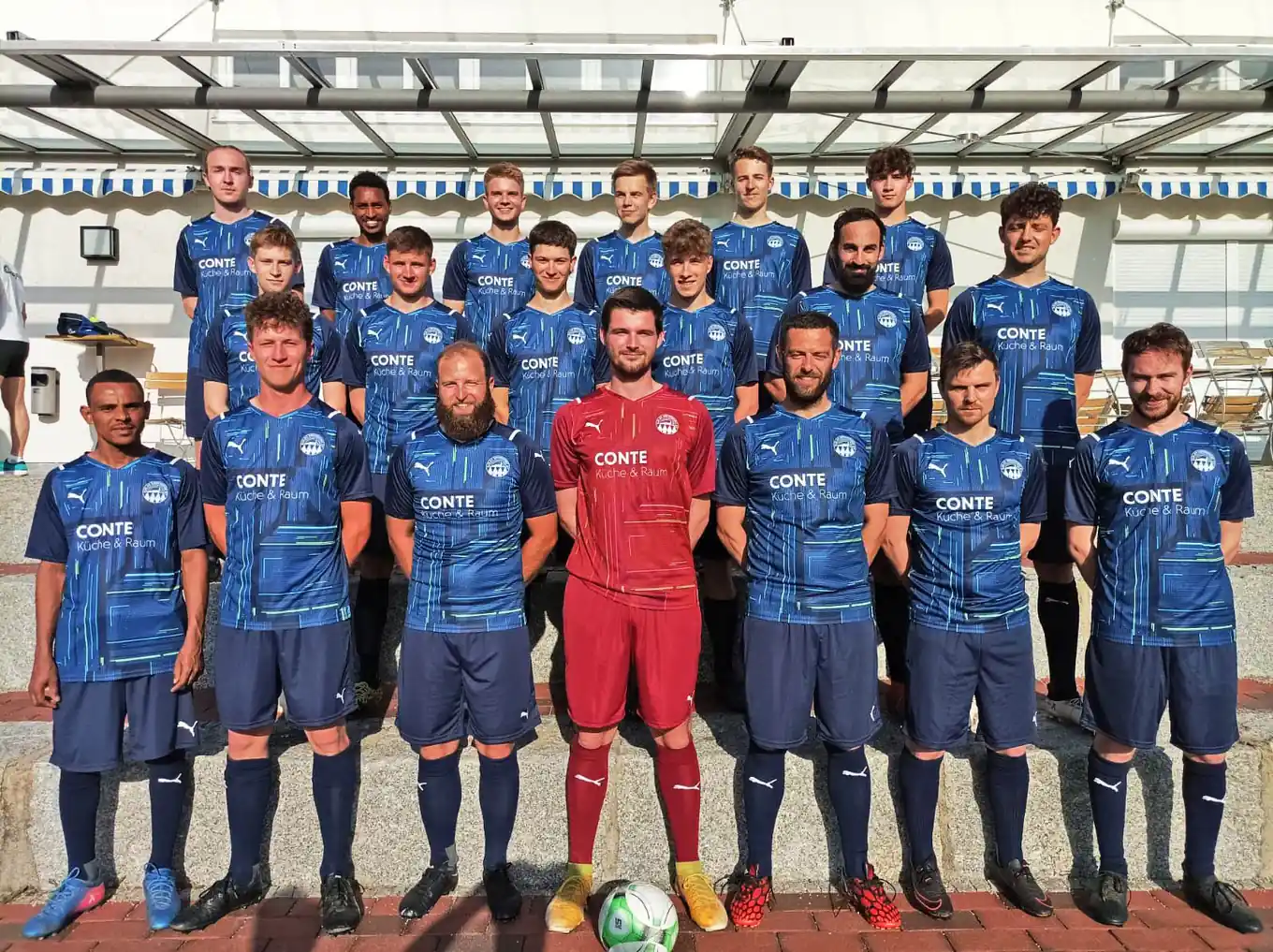 Mit neuem Schwung und neuen Dressen