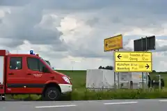 B304: Traktorfahrer übersieht Kleintransporter