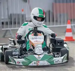 Ein Inklusions-Slalom am Sportplatz