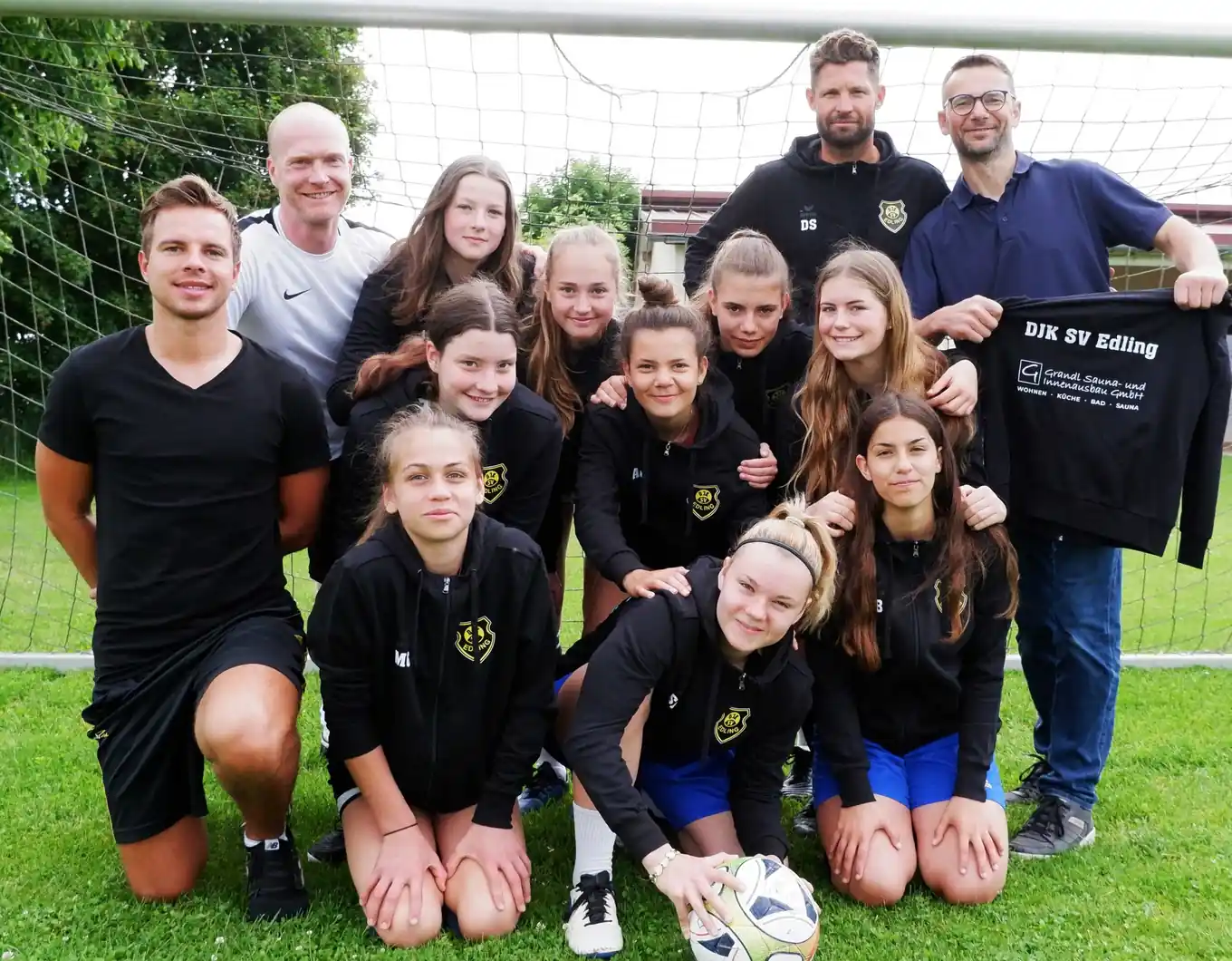 Große Freude bei Edlings Fußballmädls