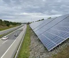 Photovoltaikanlagen als Lärmschutz an der A94