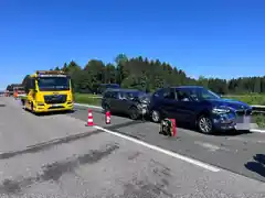 Acht Verletzte bei Unfall auf A8