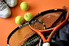 Das Tennis-Spiel lernen