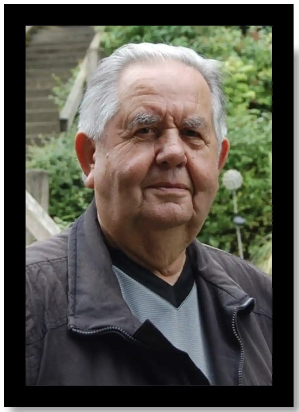 Am offenen Grab von Robert Zeislmeier