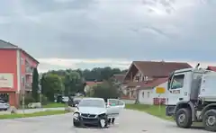 82-Jähriger kracht mit Auto in Lkw