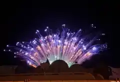 Buntes Feuerwerk erfreut Herbstfest-Besucher