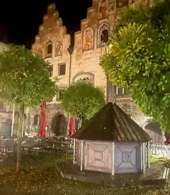 Brunnen in der Stadt jetzt im Winterschlaf