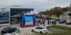 Kirta beim Autohaus Huber zog viel Publikum an