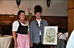 Ehrennadel in Gold für langjährigen Trachtler