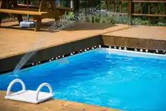 Nachbarn wundern sich: Darf Poolwasser in den Abfluss?