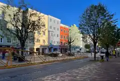 Kran wird aus der Altstadt abtransportiert