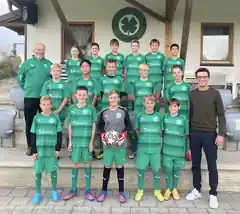 Jugendmannschaften in neuen Trikots