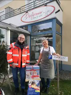 Pakete packen und im Dorfladen abgeben