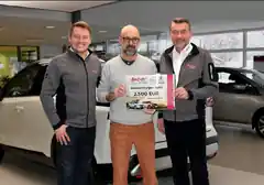 Nissan und Skoda Autohäuser zeigen Herz für Tafel