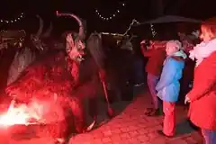 Ab 17 Uhr klopfen die Perchten vorbei