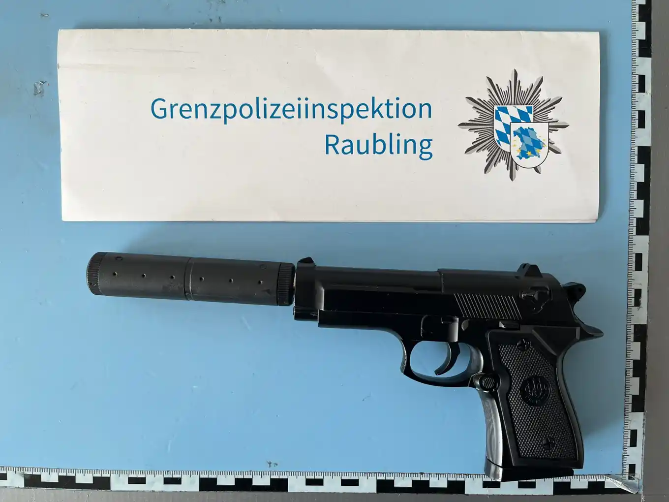 Schusswaffe im Handschuhfach