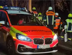 23 Uhr: Kleintransporter auf B12 verunglückt