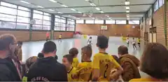 Jugend kickte in der Garser Halle