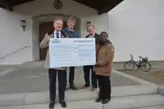 Der Kirche unter die Arme gegriffen