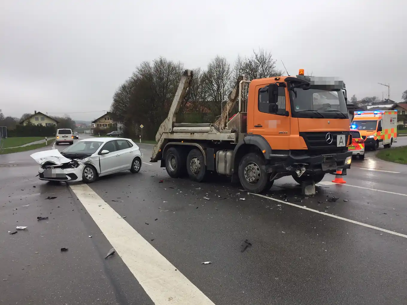 Donnerstagmorgen: Unfall auf der B12