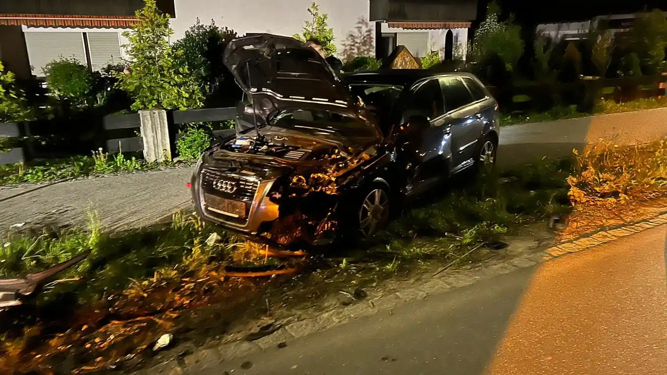 Betrunkener kracht mit Pkw in Gegenverkehr