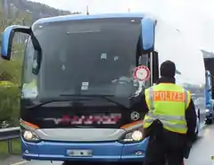 Der Gesuchte im Reisebus