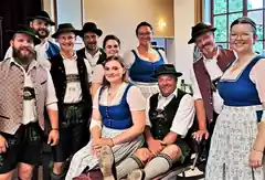 Lebensretter in Tracht