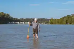 Kann er übers Wasser gehen?