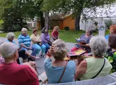 Drei Leseinseln im Kurpark