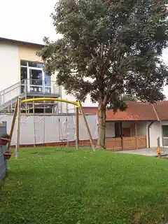 Kindergartengruppe zieht in die Schule