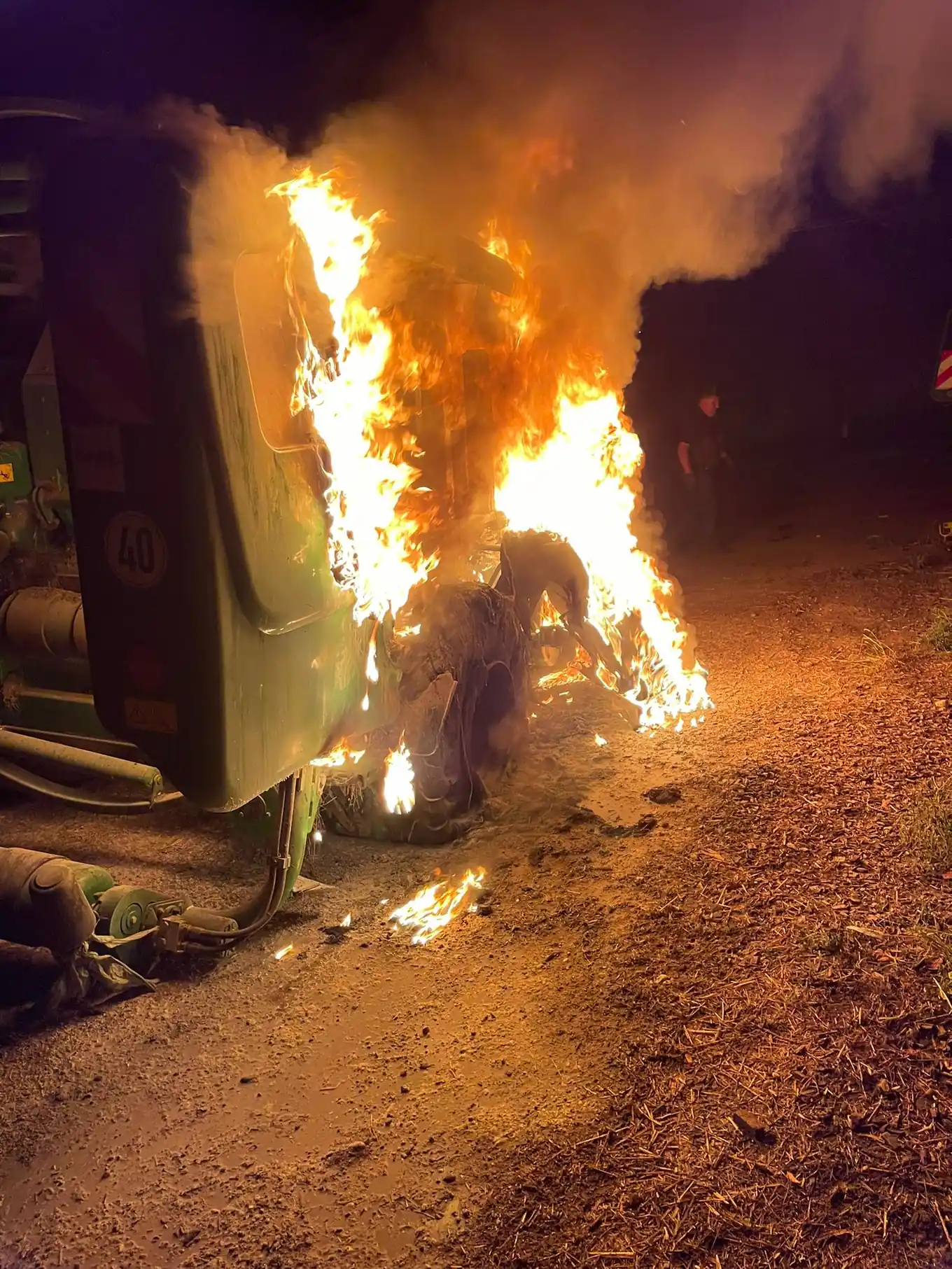 Ballenpresse in Flammen