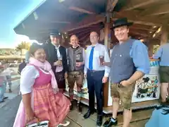 Der Landrat lobt das Haager Herbstfest