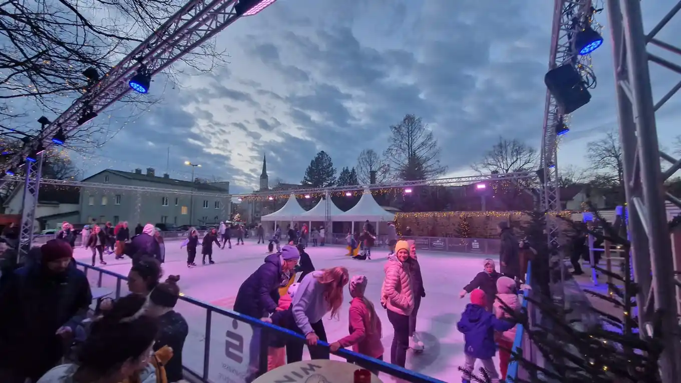 Wegen des Regens: Heute erst ab 16 Uhr Eislauf