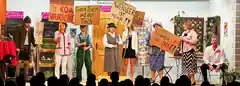 Einmal zurück bitte von Saus und Braus