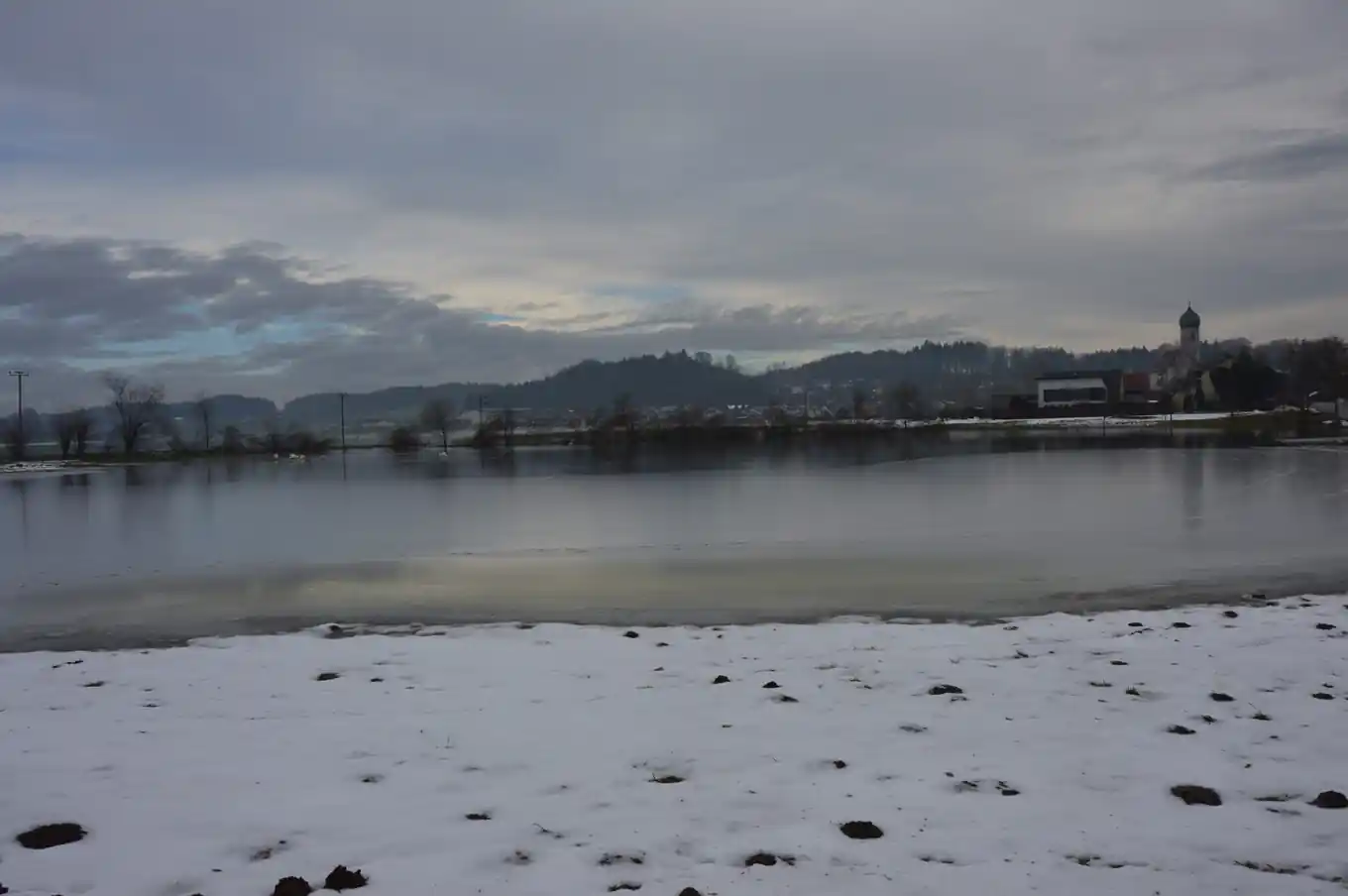 Nach dem Schnee kommt das Wasser zurück